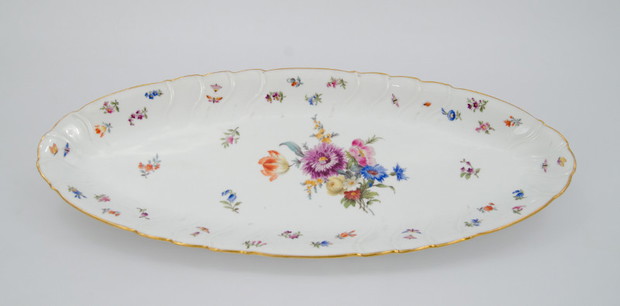 Półmisek do mięs z lat 80. XIX wieku z Manufaktury porcelany Georga Haasa i Johanna Czjzeka w Czechach, ze zbiorów Muzeum Miasta Łodzi
