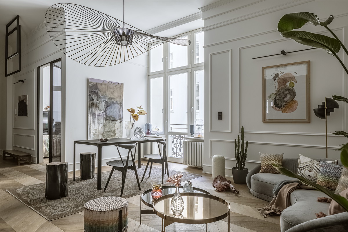 Klasyka plus boho szyk w warszawskiej kamienicy, Monika Goszcz-Kłos z biura projektowego GOSZCZDESIGN, stylizacja: Patrycja Rabińska