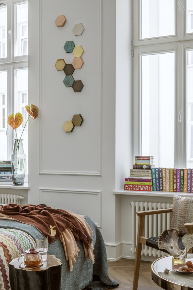 Klasyka plus boho szyk w warszawskiej kamienicy, Monika Goszcz-Kłos z biura projektowego GOSZCZDESIGN, stylizacja: Patrycja Rabińska