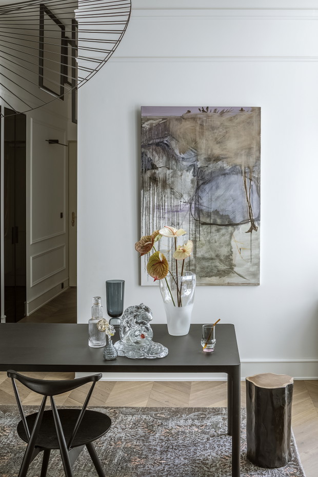 Klasyka plus boho szyk w warszawskiej kamienicy, Monika Goszcz-Kłos z biura projektowego GOSZCZDESIGN, stylizacja: Patrycja Rabińska