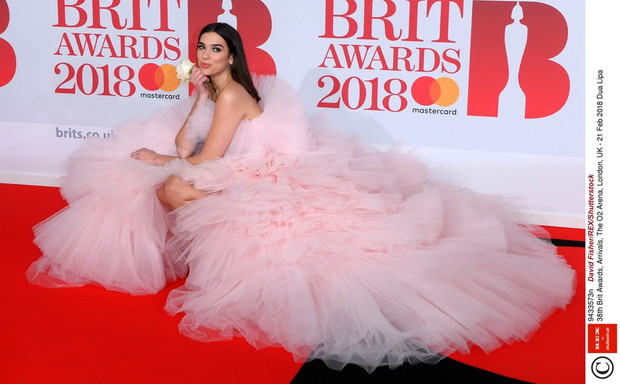 Dua Lipa w sukni Giambattista Valli Couture