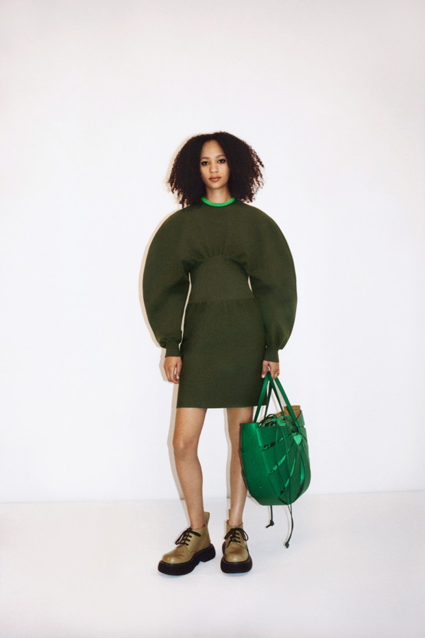 Bottega Veneta Resort 2021: jaskrawa historia