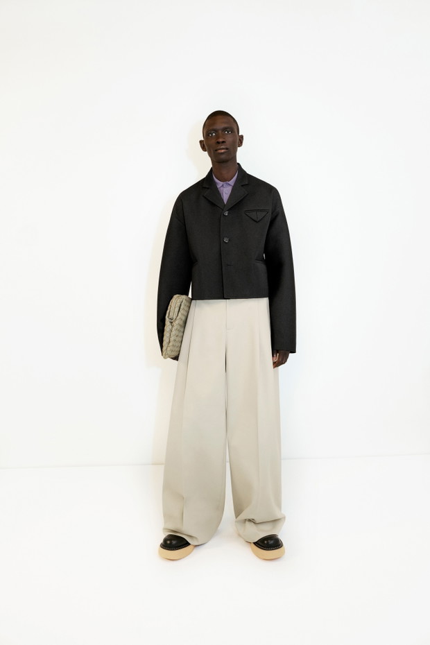 Bottega Veneta Resort 2021: jaskrawa historia