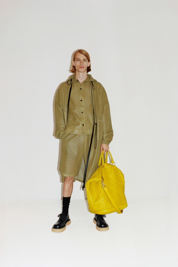Bottega Veneta Resort 2021: jaskrawa historia