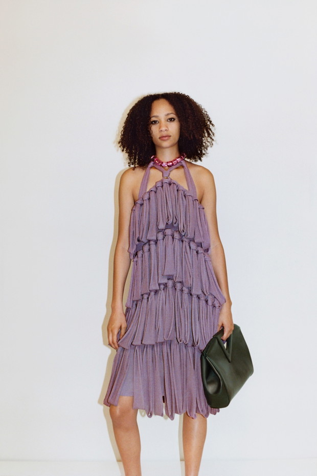 Bottega Veneta Resort 2021: jaskrawa historia