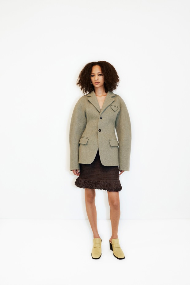 Bottega Veneta Resort 2021: jaskrawa historia
