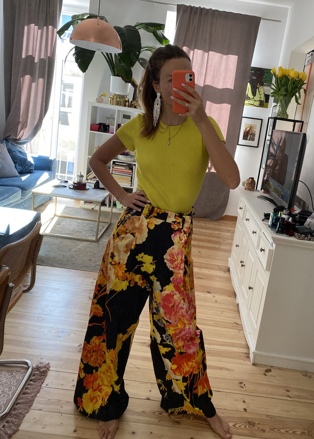 Karolina Limbach i jej akcja #strojesienahomeoffisie
