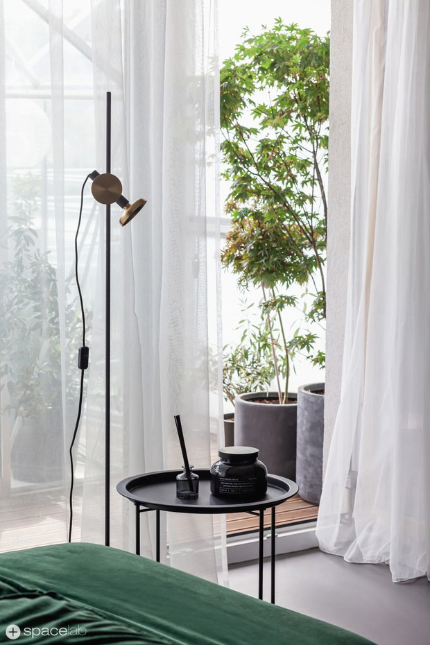 Apartament z czarną kuchnią, projekt: Agnieszka Deptuła, Spacelab