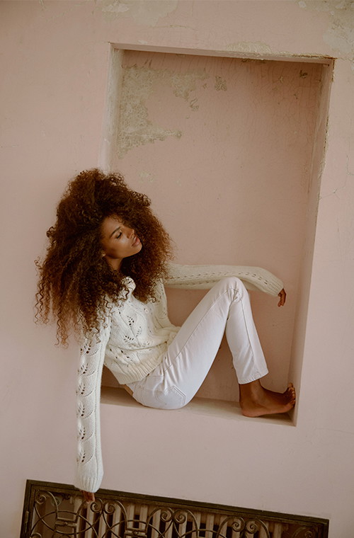 Tina Kunakey w kampanii The Odder Side