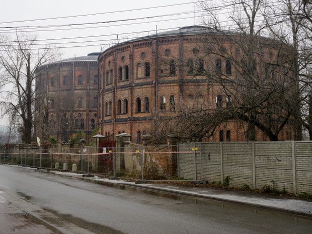 Wolskie Koloseum - zbiorniki gazu, ul. Prądzyńskiego 14