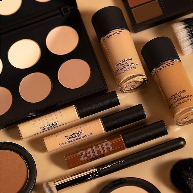 Podkład Studio Fix, korektor Pro Longwear i rozświetlacz Mineralize Skinfinish ​- kultowe produkty MAC Cosmetics kupicie w weekend z rabatem -25%