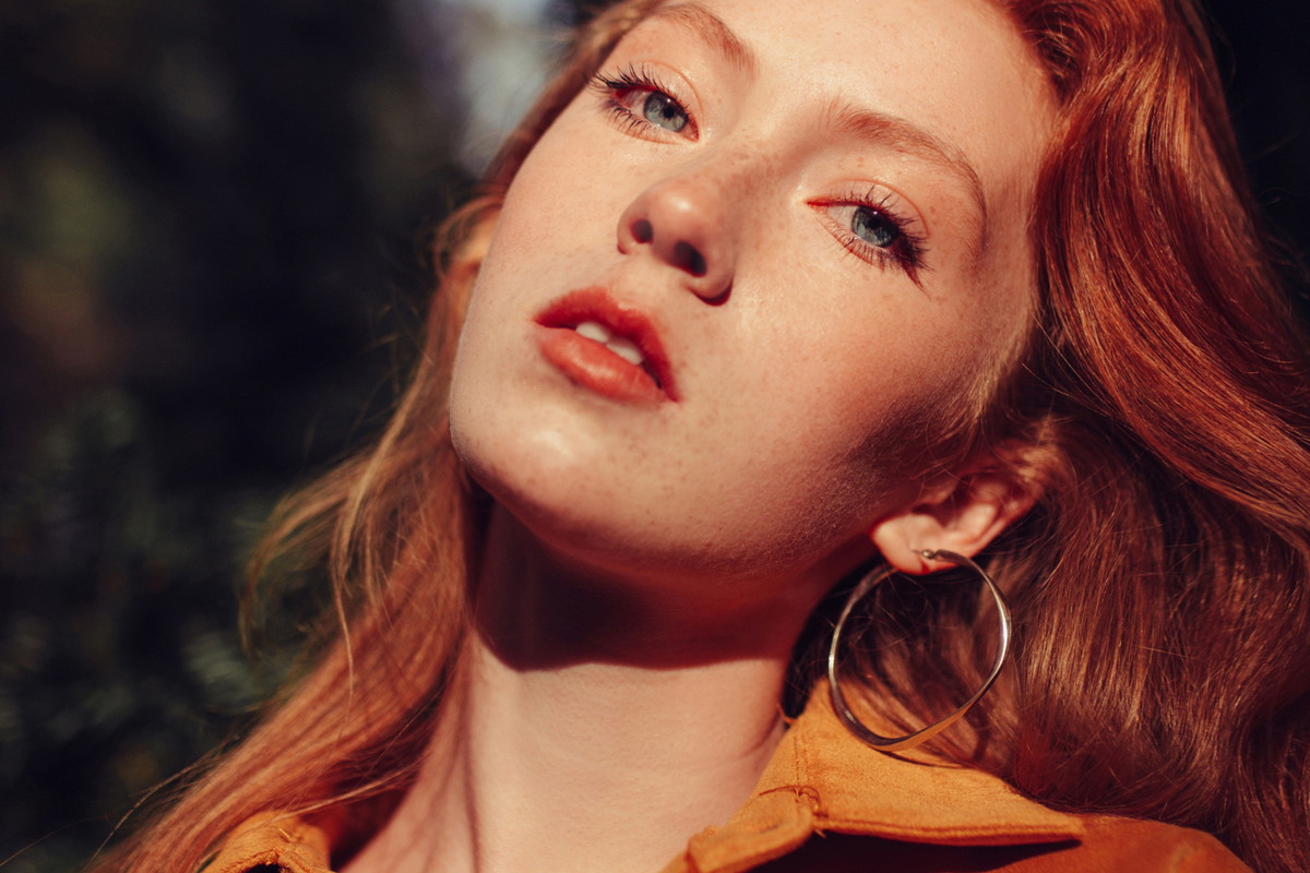 7 naturalnych kosmetyków na jesień, dzięki którym zachowasz wakacyjny glow