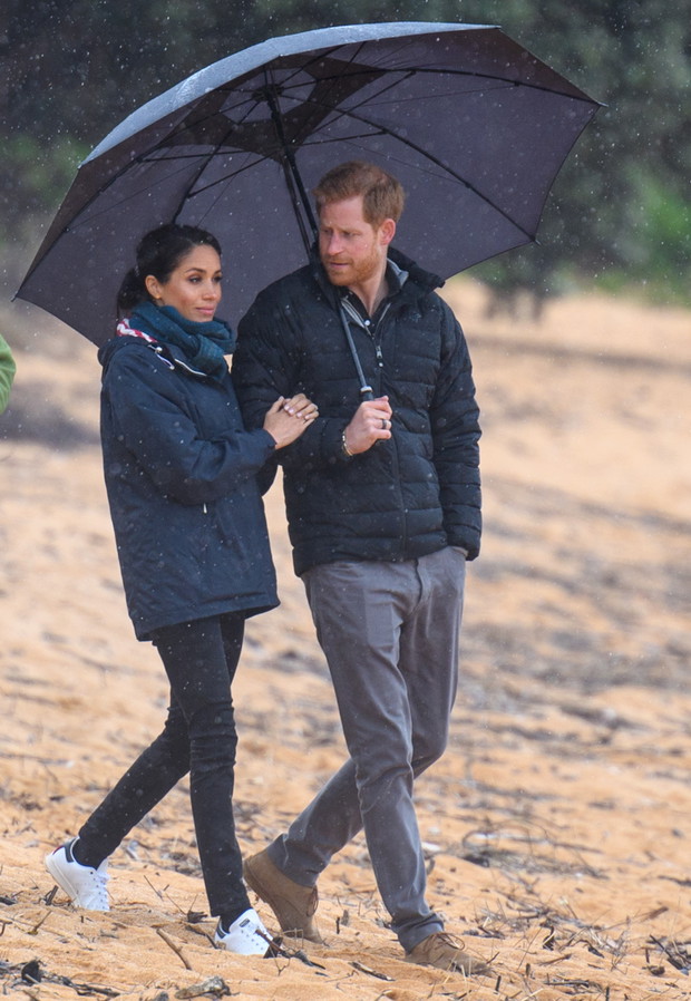 Meghan Markle w sneakersach adidas Stan Smith, październik 2018 rok.