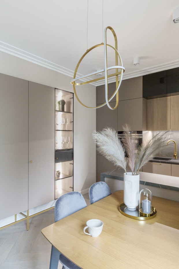 Kawalerka w beżach, projekt Decoroom