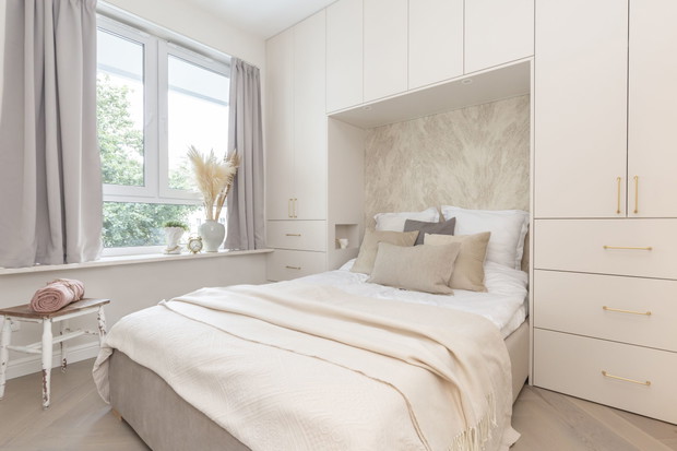 Kawalerka w beżach, projekt Decoroom