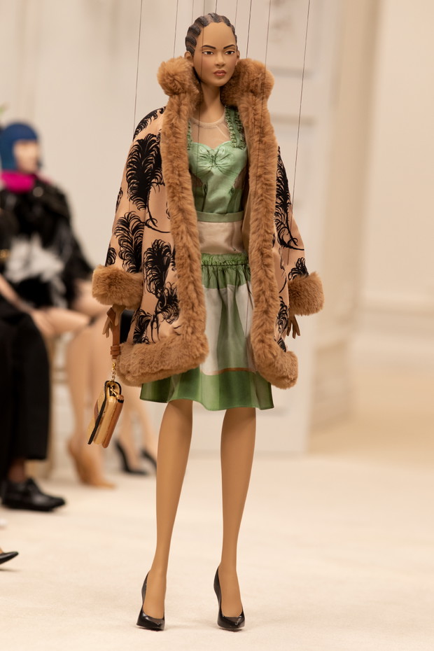 Moschino wiosna-lato 2021