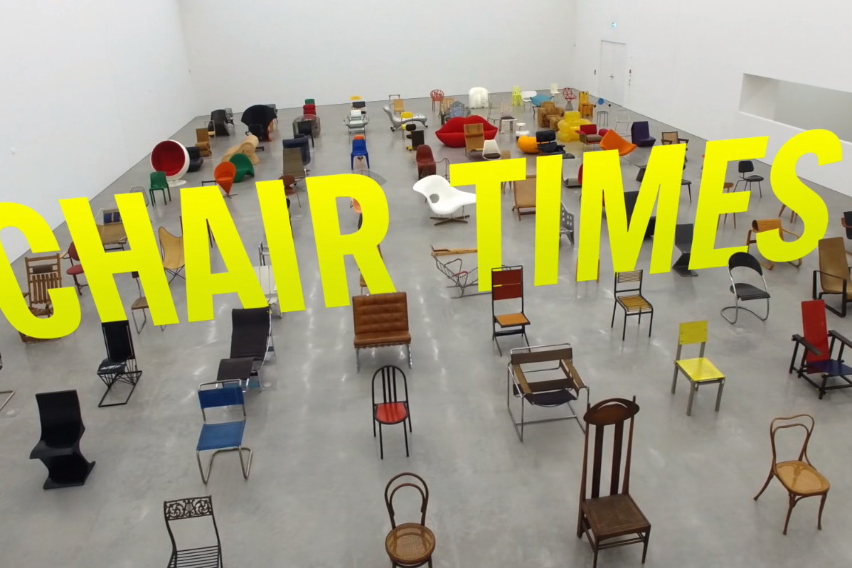 "Chair Times", screen z filmu