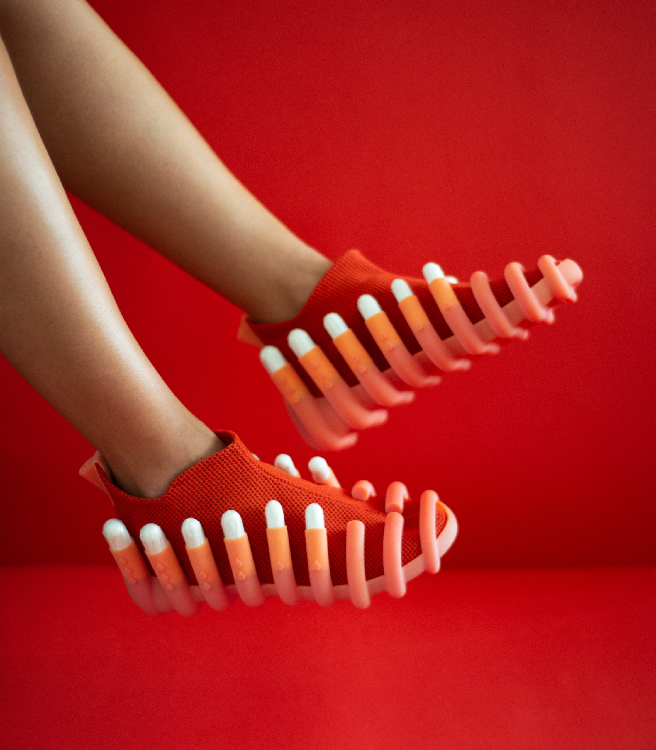 Sneakersy Netina, autorstwa Nethy Goldberg.