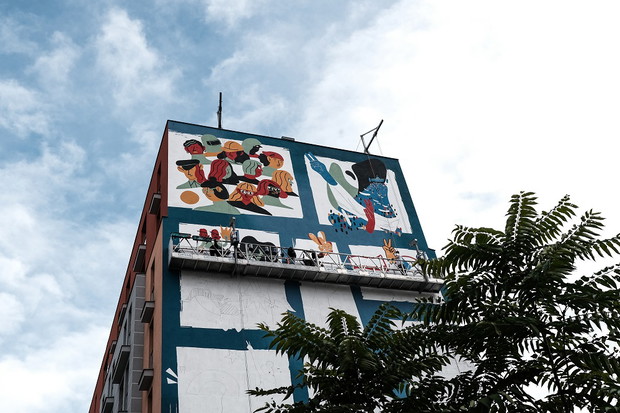 Mural “Mierz wysoko - ściana kultury” w Pradze