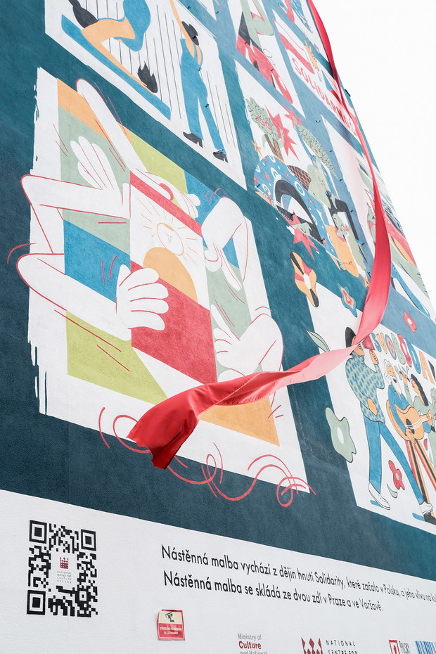 Mural “Mierz wysoko - ściana kultury” w Pradze