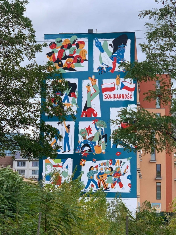 Mural “Mierz wysoko - ściana kultury” w Pradze