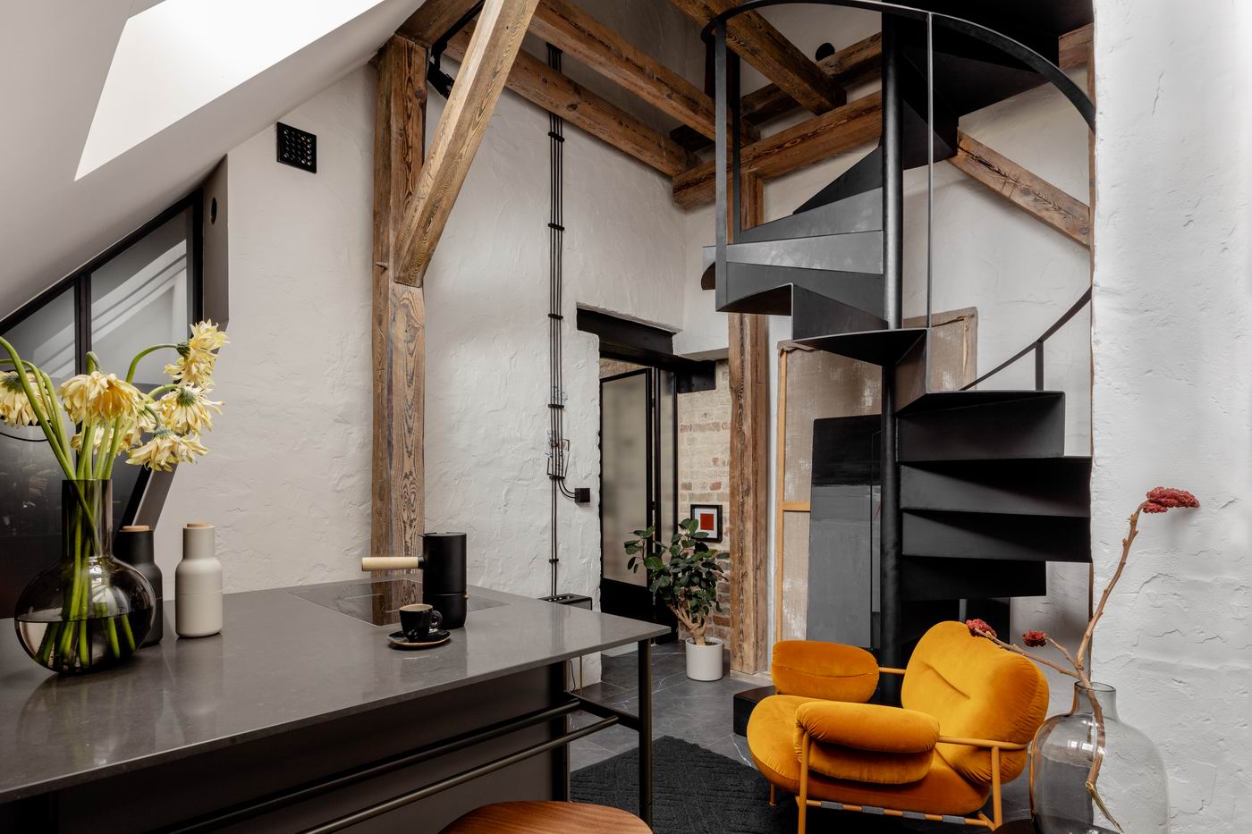 Loft w sercu Warszawy, projekt: Modoso