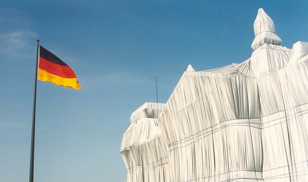 Opakowany Reichstag