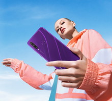 Najlepsze podcasty, playlisty i audiobooki, których będziemy słuchać tego lata