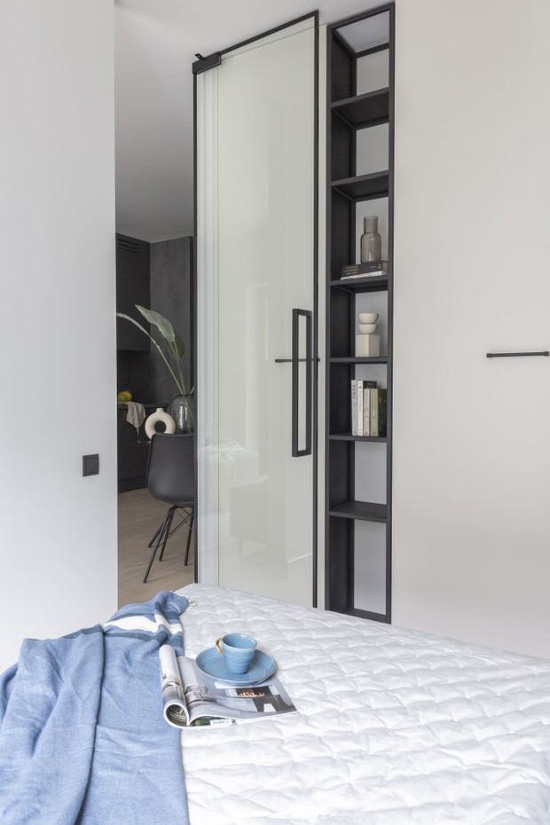 35 metrów kwadratowych przy Grzybowskiej w Warszawie, projekt wnętrza: Architekt wnętrz Ula Matthews, Decoroom, projekt kuchni i zabudowy meblowej: Architekt wnętrz Katarzyna Fotek, Decoroom