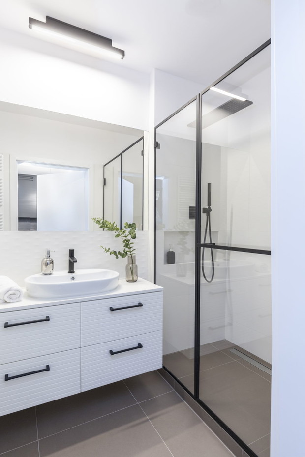 35 metrów kwadratowych przy Grzybowskiej w Warszawie, projekt wnętrza: Architekt wnętrz Ula Matthews, Decoroom, projekt kuchni i zabudowy meblowej: Architekt wnętrz Katarzyna Fotek, Decoroom