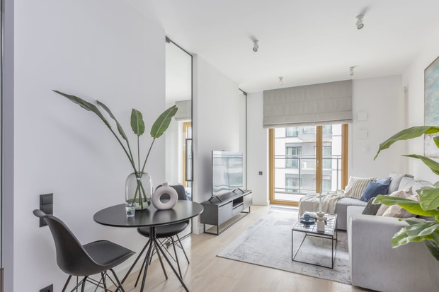 35 metrów kwadratowych przy Grzybowskiej w Warszawie, projekt wnętrza: Architekt wnętrz Ula Matthews, Decoroom, projekt kuchni i zabudowy meblowej: Architekt wnętrz Katarzyna Fotek, Decoroom