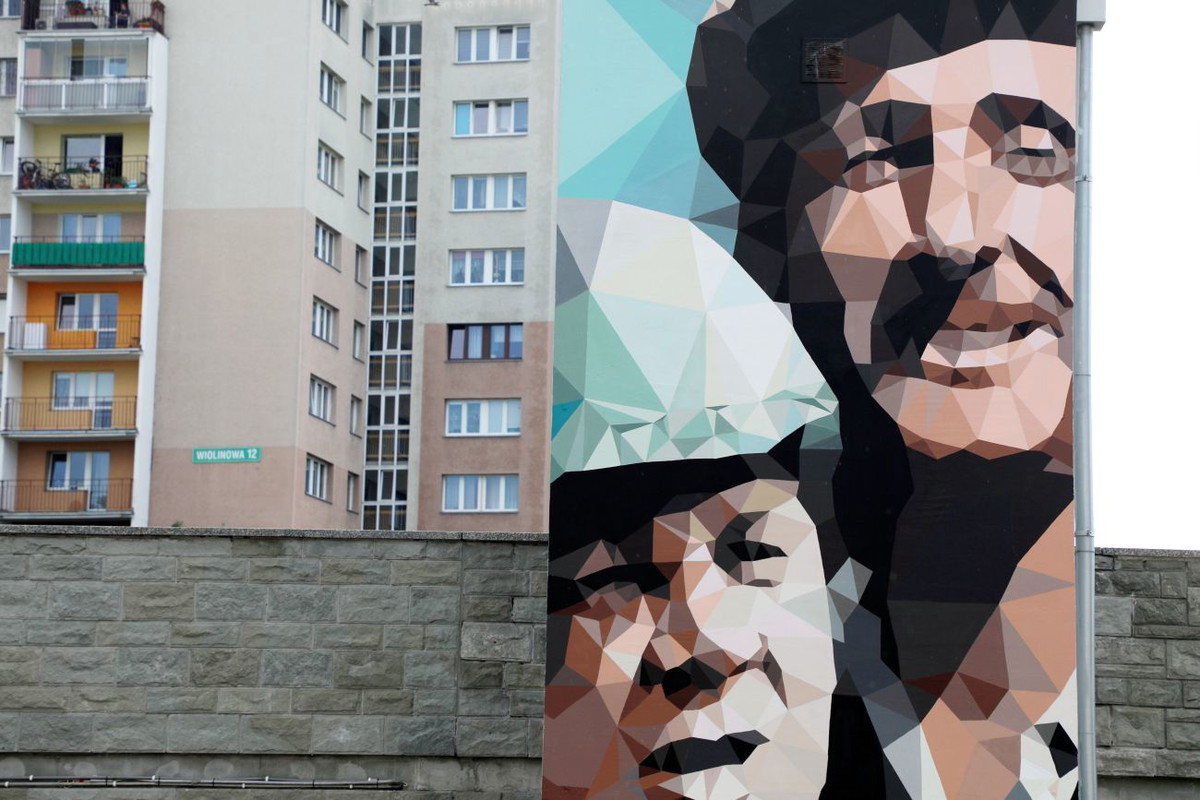 Mural z Karwowskim i Maliniakiem na warszawskim Ursynowie, projekt Bakcyl Studio