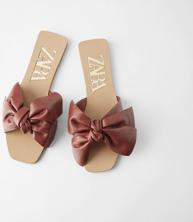 Wyprzedaż Zara 2020: SKÓRZANE KLAPKI NA PŁASKIEJ PODESZWIE Z KOKARDĄ 139,00 PLN, teraz 99,90 PLN