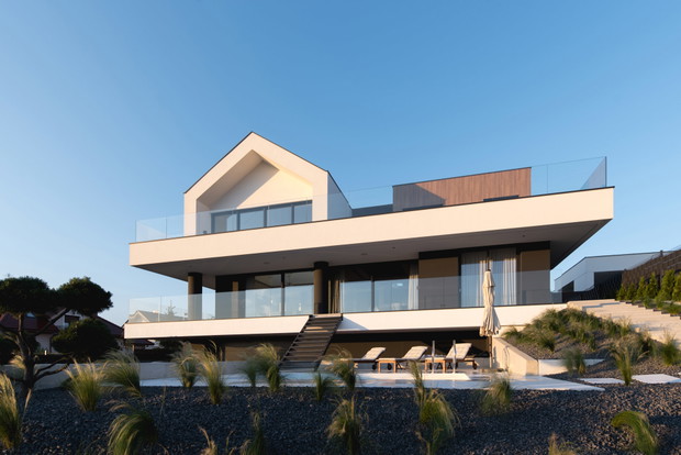 Slab House, nowoczesny dom na wzgórzu pod Poznaniem, projekt: mode:lina™