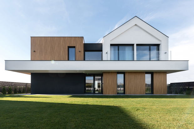 Slab House, nowoczesny dom na wzgórzu pod Poznaniem, projekt: mode:lina™