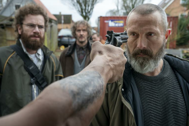 Mads Mikkelsen jako żołnierz, który szuka sprawiedliwości. "W odwecie" to film sensacyjny, na którym też wiele razy się zaśmiejesz