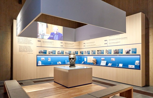 Wystawa stała w Muzeum Józefa Piłsudskiego w Sulejówku , projekt: Ralph Appelbaum Associates, Inc., WXCA i Platige Image