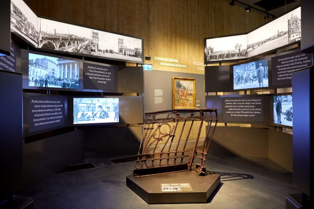 Wystawa stała w Muzeum Józefa Piłsudskiego w Sulejówku , projekt: Ralph Appelbaum Associates, Inc., WXCA i Platige Image