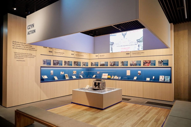 Wystawa stała w Muzeum Józefa Piłsudskiego w Sulejówku , projekt: Ralph Appelbaum Associates, Inc., WXCA i Platige Image