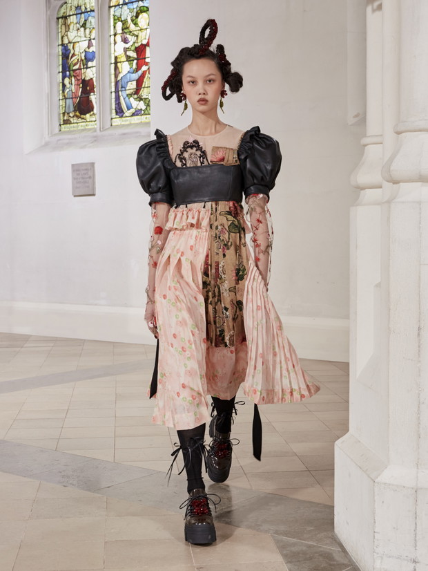 Kolekcja Simone Rocha jesień-zima 2021/2022