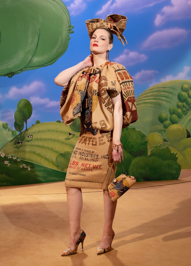 Kolekcja Moschino jesień-zima 2021/2022