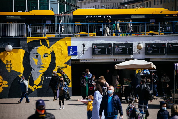 Mural upamiętniający 78. rocznicę wybuchu powstania w getcie warszawskim