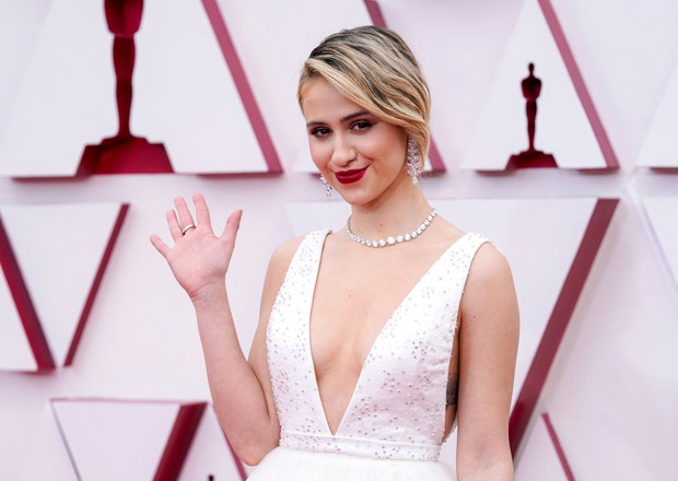 Biżuteria na Oscarach 2021: Maria Bakalova
