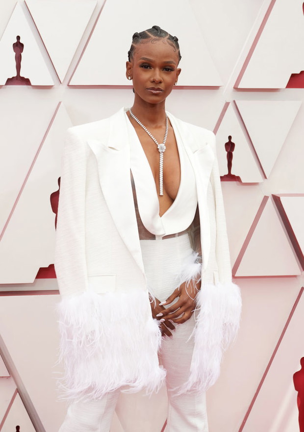 Biżuteria na Oscarach 2021: Tiara Thomas