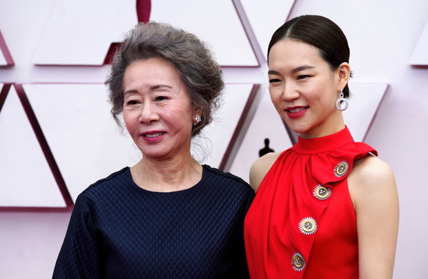 Biżuteria na Oscarach 2021: Youn Yuh-jung and Han Ye-ri