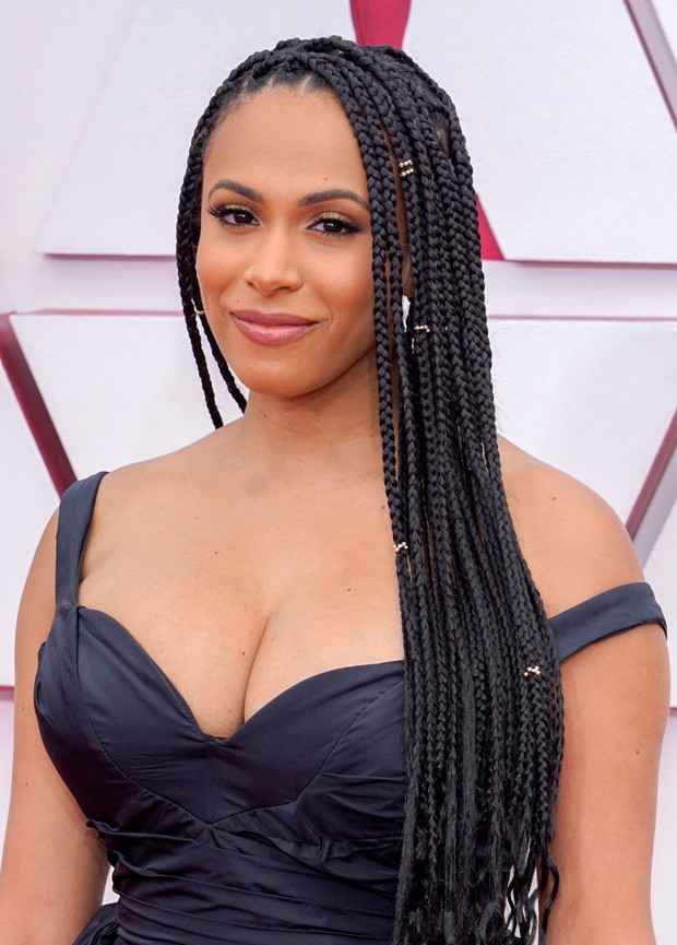 Makijaże i fryzury z Oscarów 2021: Nicolette Robinson