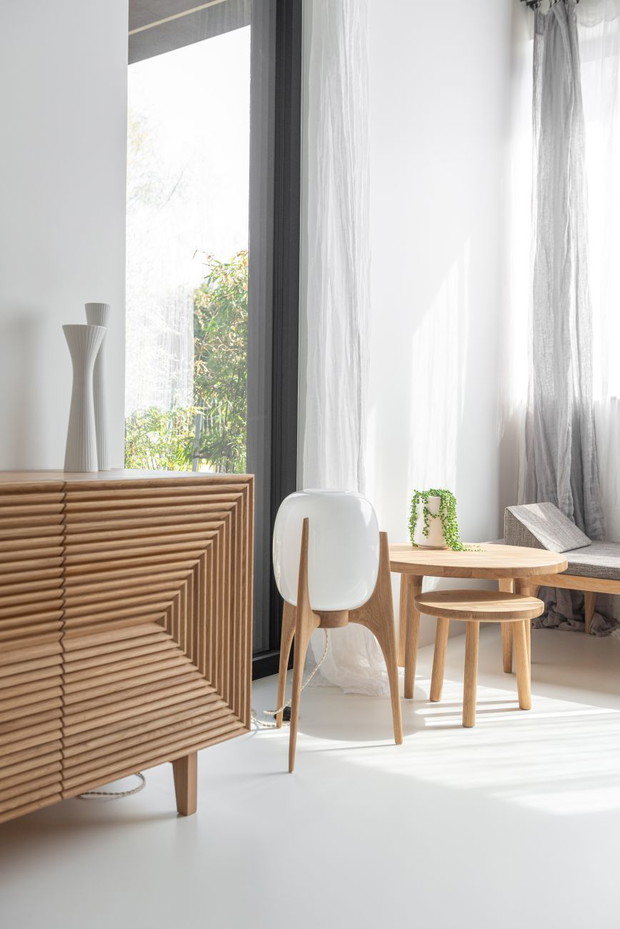 Minimalistyczna sypialnia od Loft Kolasiński