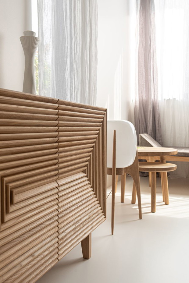 Minimalistyczna sypialnia od Loft Kolasiński