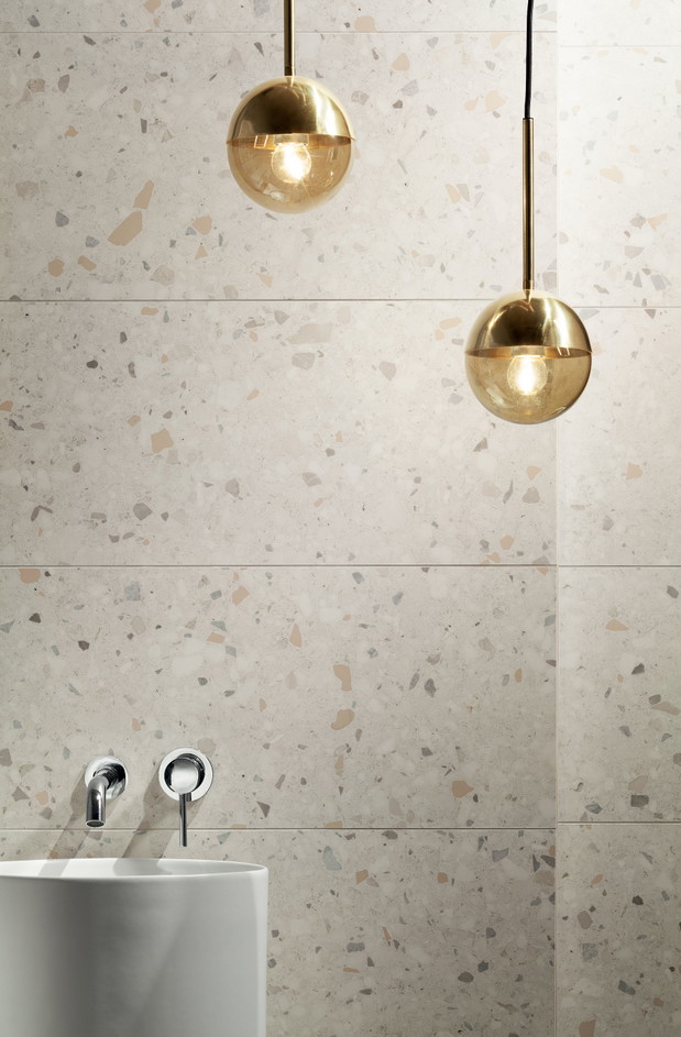 Ta kolekcja polskiej marki na nowo odkrywa tradycyjne włoskie terrazzo. Przywołuje na myśl słoneczne dni i włoskie smaki