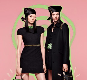 Kampania Versace Resort 2022